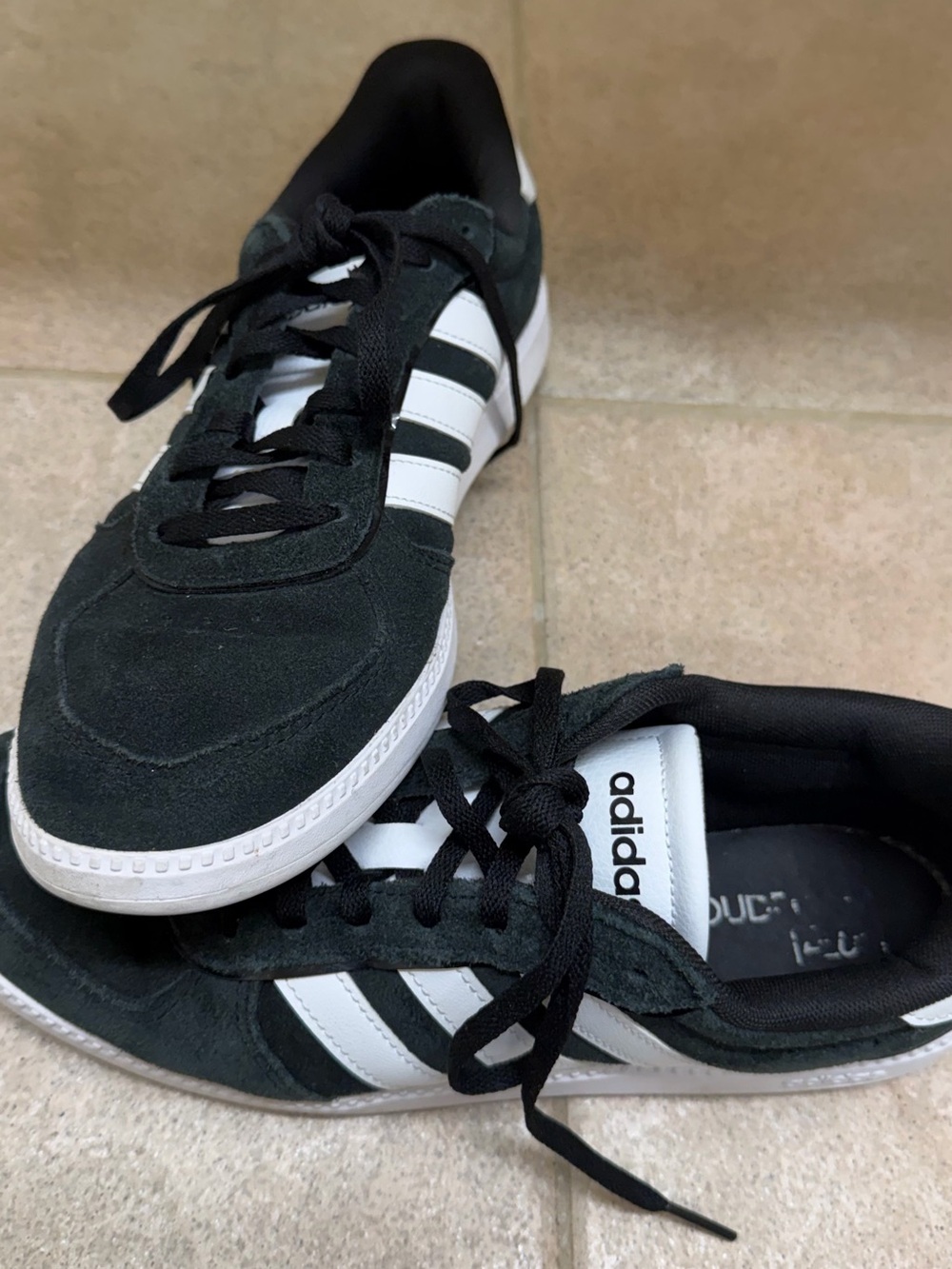 adidas women’s Breaknet Black and White Low-Profile Suede Sneakers size 8.5